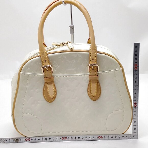 Authentic Louis Vuitton Summit Drive White Vernis Hand Bag mn579-112725 - Picture 2 of 16